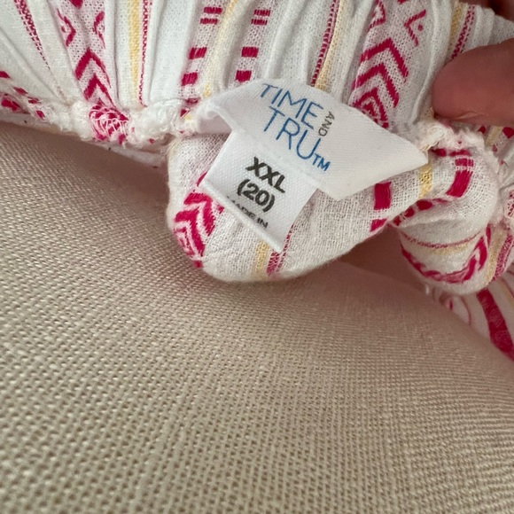 New with out tags. White boho sundress pink and gold details. Size XXL - Picture 5 of 5